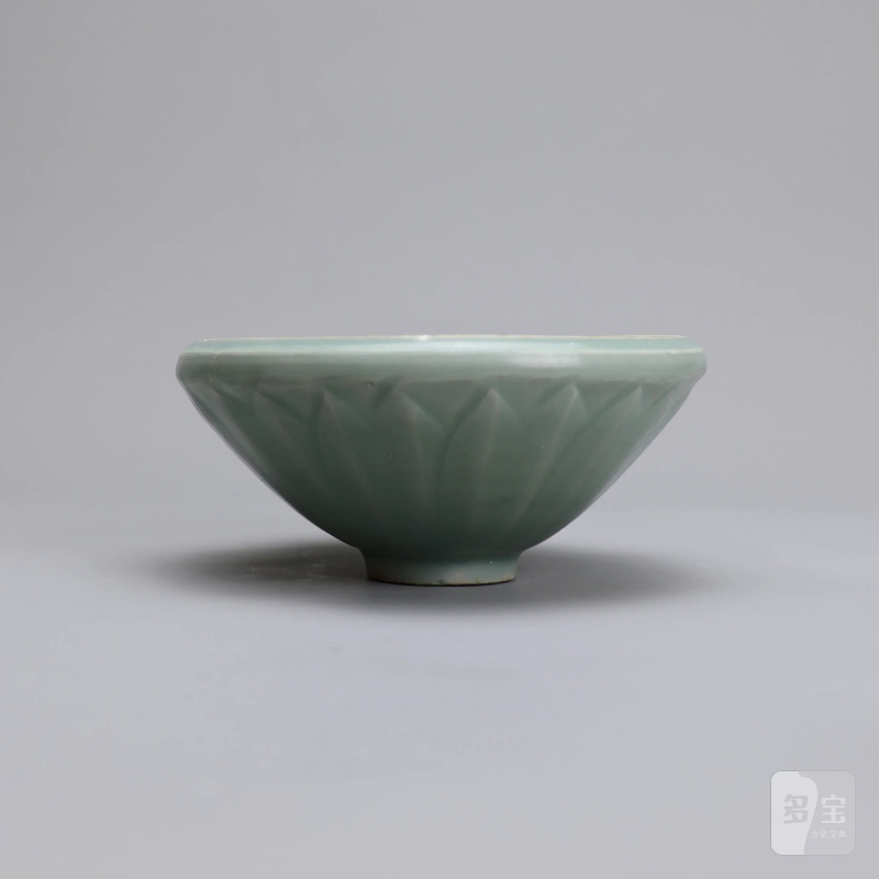 明代 龙泉窑粉青釉莲瓣钵 - 图2